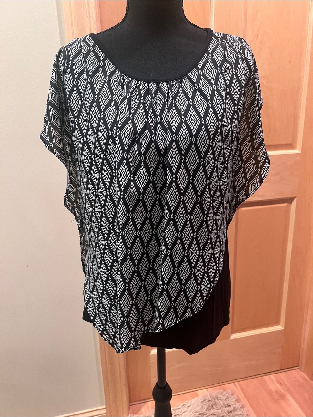 AB Studios Womens Black White Geometric Top Poncho Style Built-In Tank Overlay L